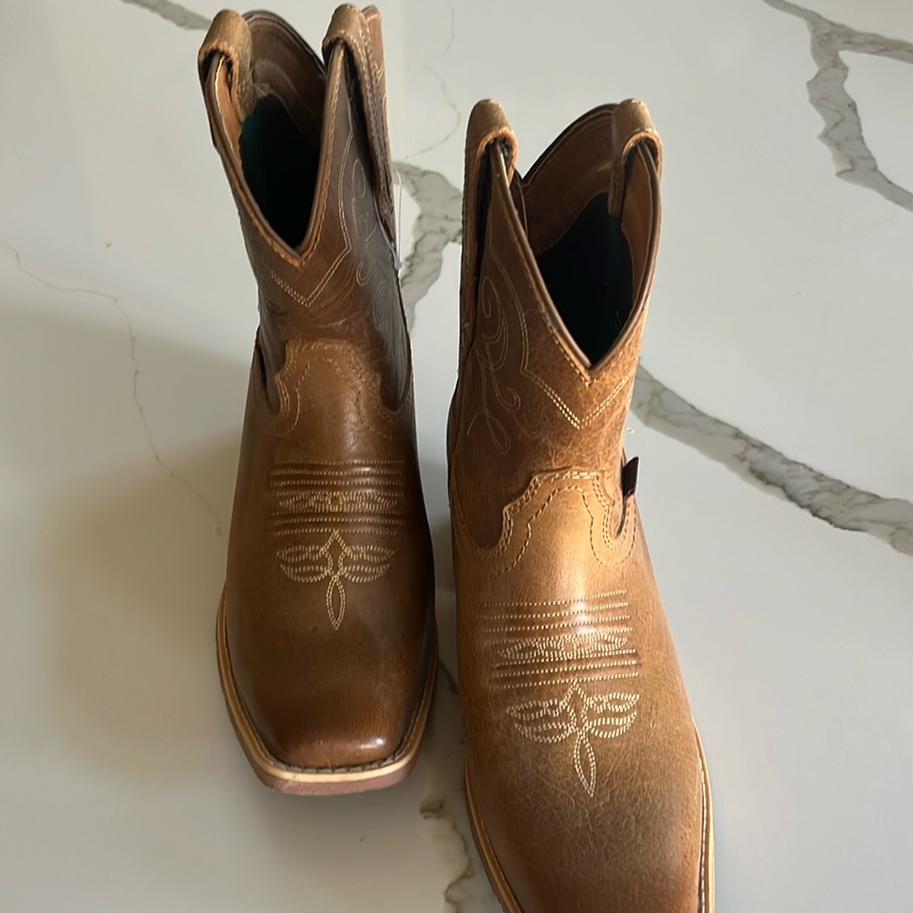 Justin Womens Square toed booties